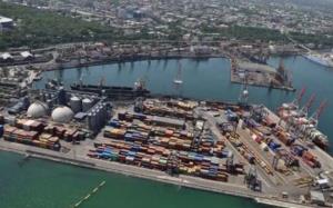 打仗导致货物无法中转，额外的费用损失货运险赔吗？